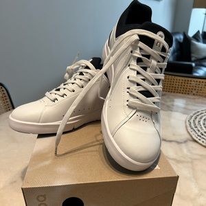 On Running “The Roger Advantage” Sneaker